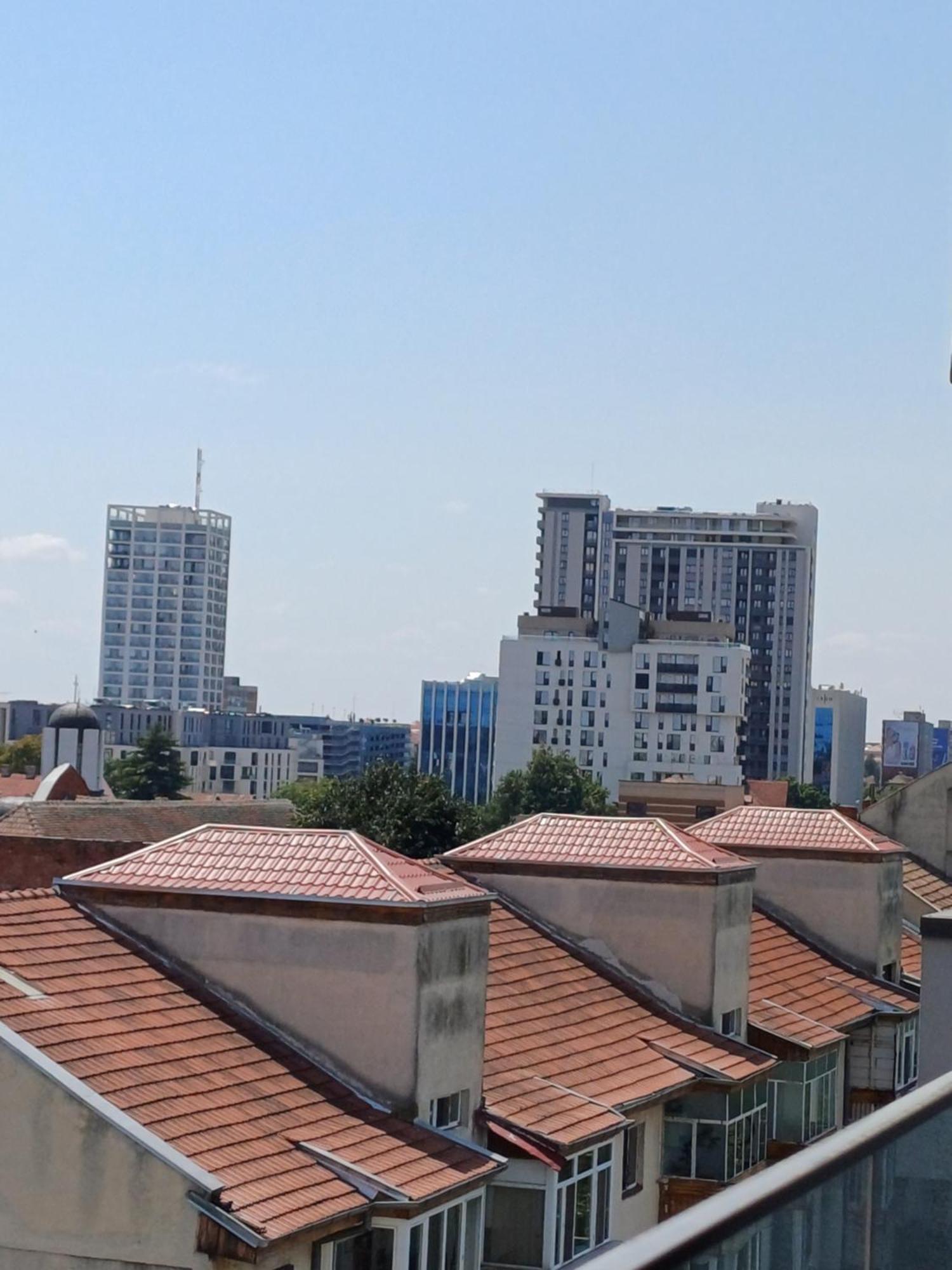 Dina - 68 *